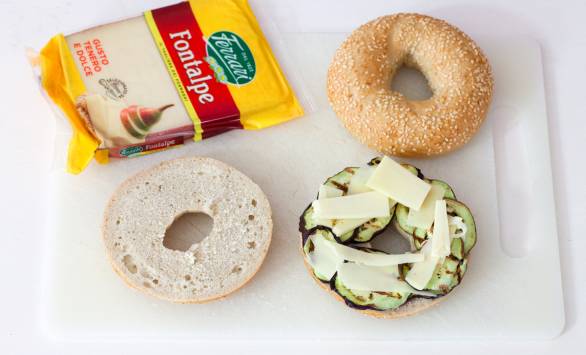 Bagel con melanzane, Fontalpe Ferrari e salsa carbonara al GranMix al Pecorino Ferrari