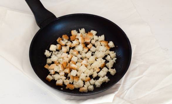 Paccheri ripieni di soupe à l'oignon, GranMix Ferrari e pane fritto